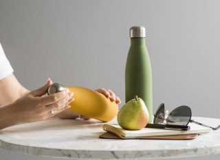Butelka z gumową powłoką NILS 12/24H 0,5 L, żółty mat