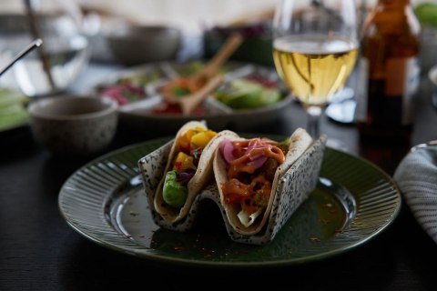 Stojak na tacosy DITTE 2-szt, szary/czarny Stojak na tacosy DITTE 2-szt, szary/czarny