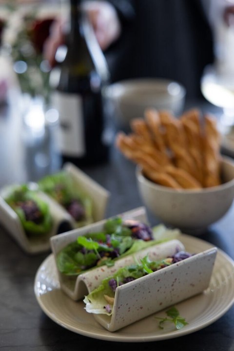 Stojak do tacos DITTE 2-szt, beżowy/bordowy